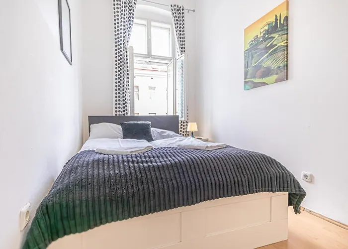 Sweet 3 Private In Shared Near Wiener Stadthalle &