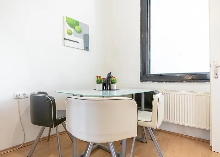 Sweet 3 Private In Shared Near Wiener Stadthalle & Apartment *