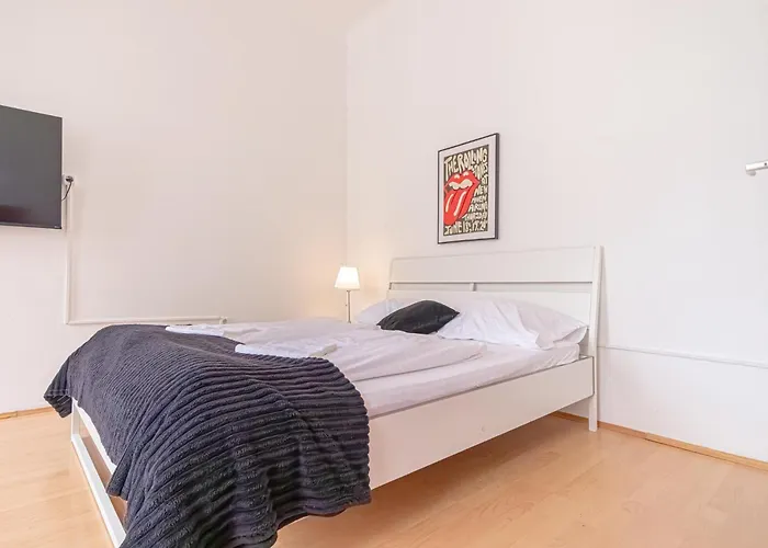 Apartment Sweet 3 Private In Shared Near Wiener Stadthalle & Vienna