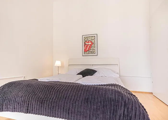 Sweet 3 Private In Shared Near Wiener Stadthalle & Apartment *