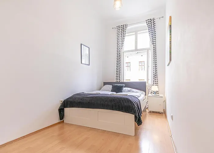 Apartment Sweet 3 Private In Shared Near Wiener Stadthalle & *