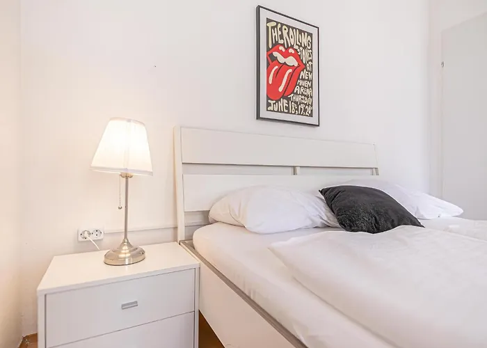 Apartment Sweet 3 Private In Shared Near Wiener Stadthalle & Vienna