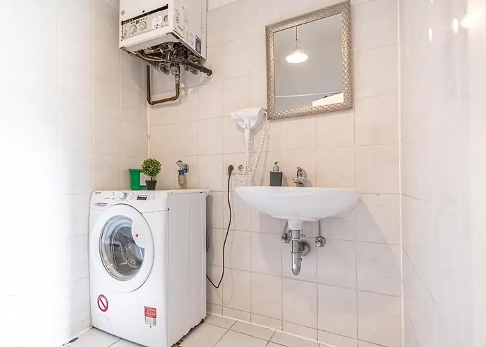 Sweet 3 Private In Shared Near Wiener Stadthalle & Apartment *